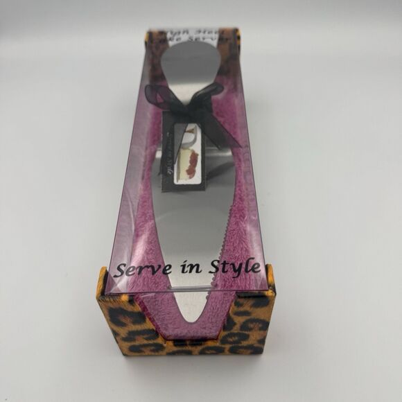 Leopard Pink High Heel Cake Server Wild Eye Designs Stainless Steel New in Box - Picture 4 of 5